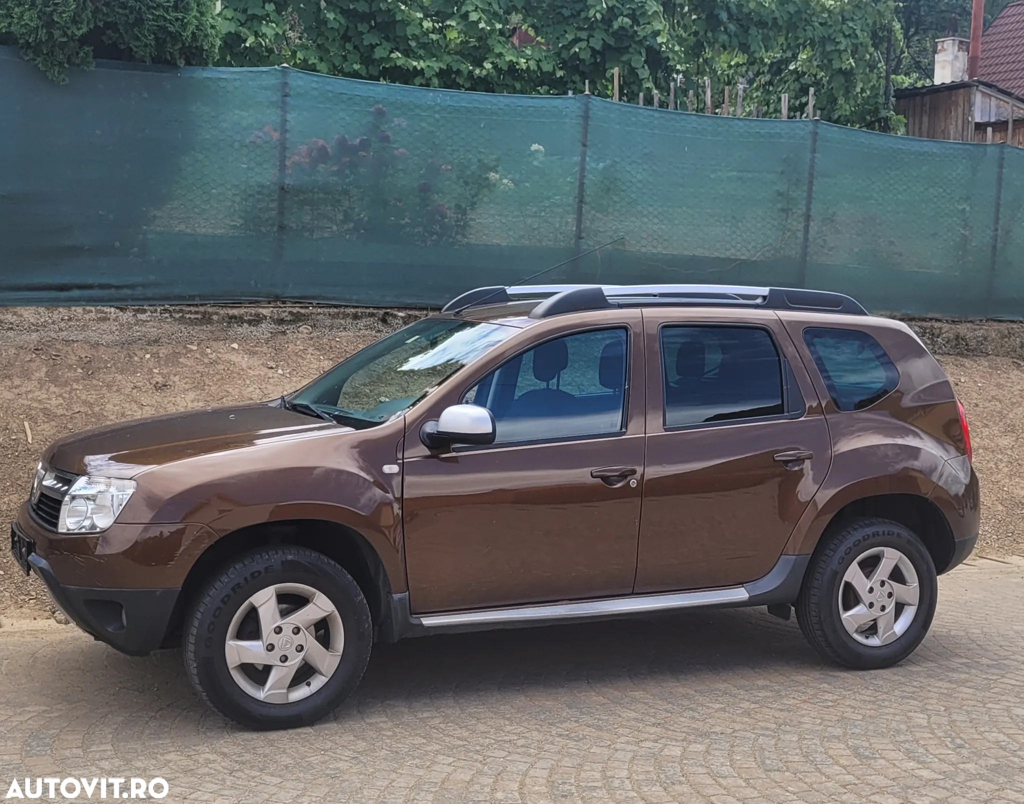 Dacia Duster 1.6 4x2 Laureate - 12
