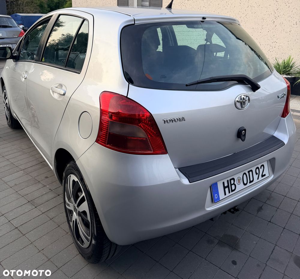 Toyota Yaris 1.3 Luna Hit - 25