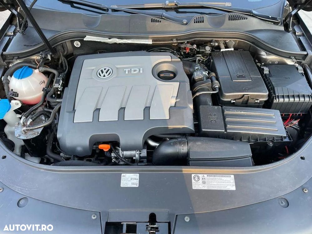 Volkswagen Passat - 8