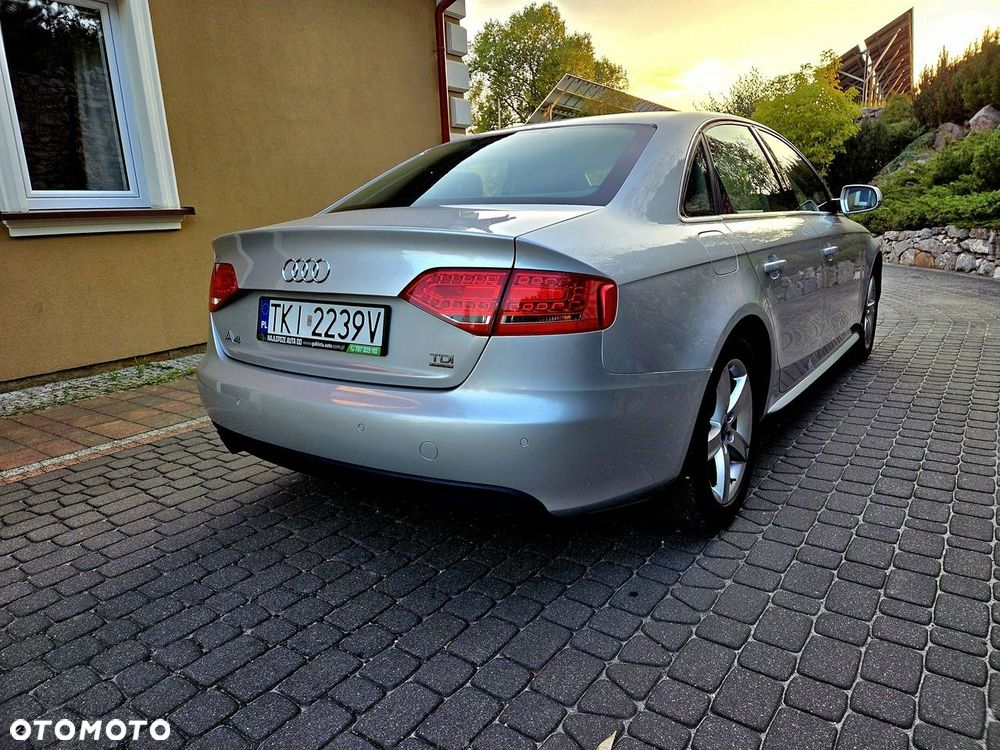 Audi A4 Limousine - 4