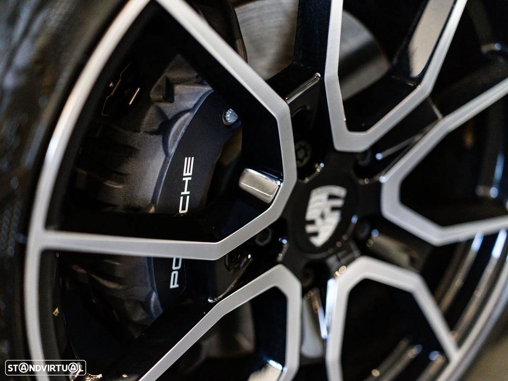 Porsche Taycan Sport Turismo - 15