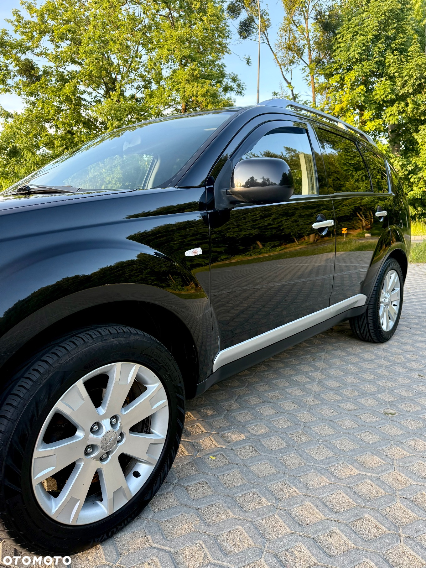 Mitsubishi Outlander - 12