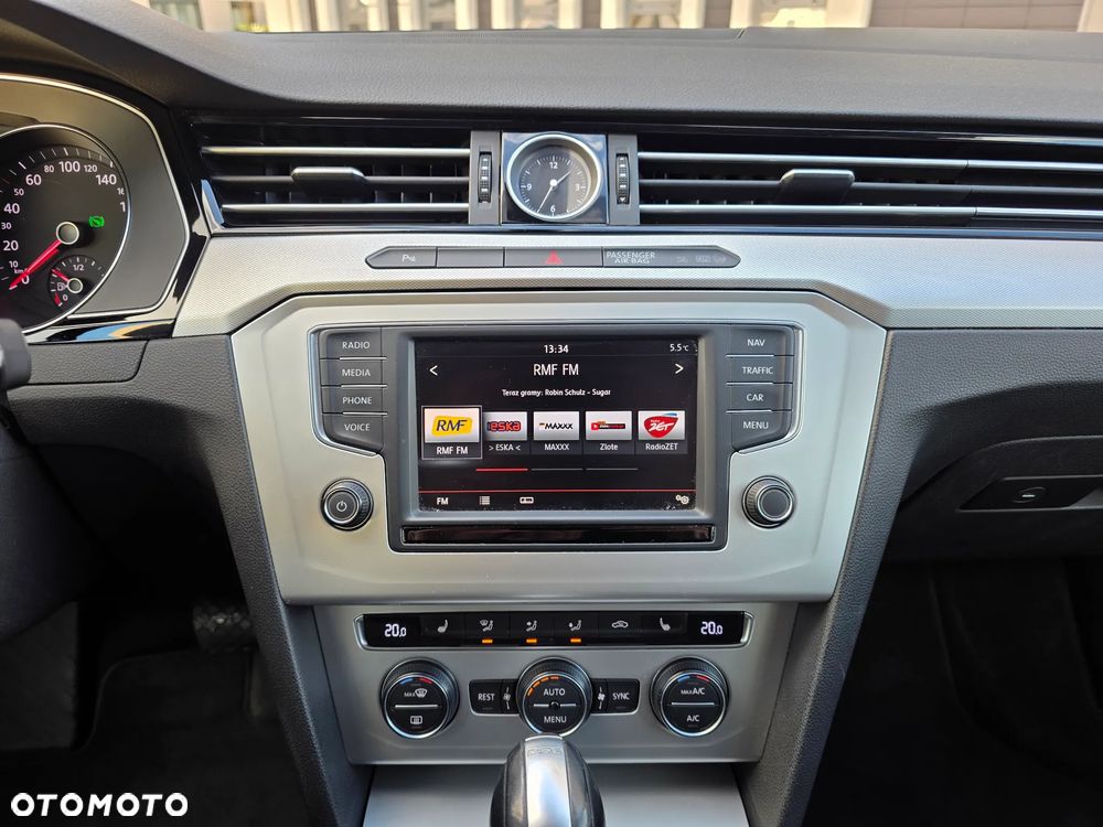 Volkswagen Passat - 27