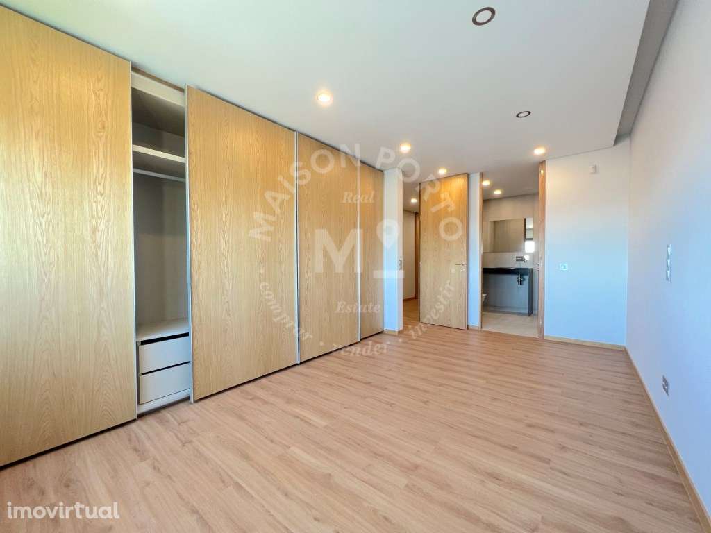 Apartamento T3+1 com Suite, Varandas, 2 Lugares de Estacionamento I... - Grande imagem: 4/36