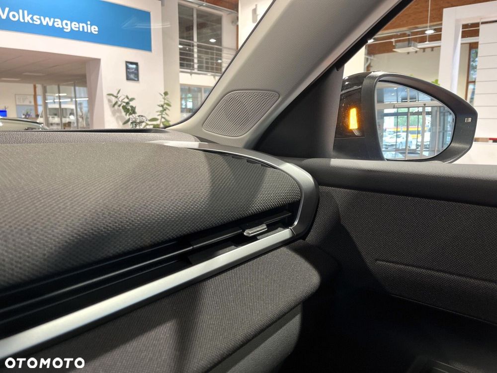 Volkswagen T-Roc 1.5 eTSI Life DSG - 23