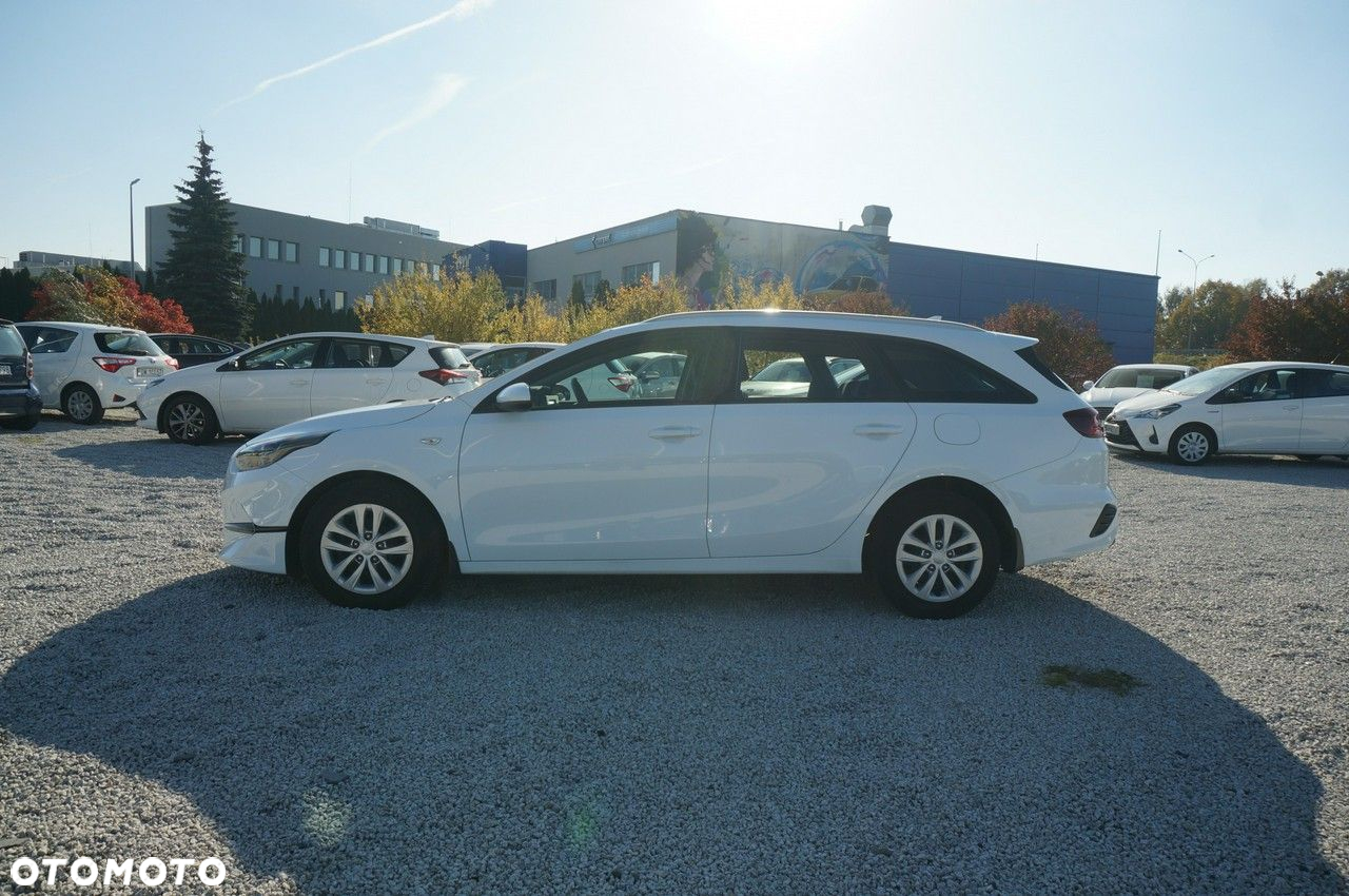 Kia Ceed - 10