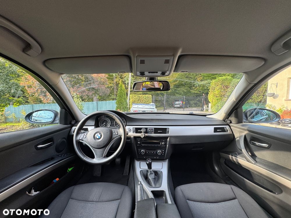 BMW Seria 3 318i - 7
