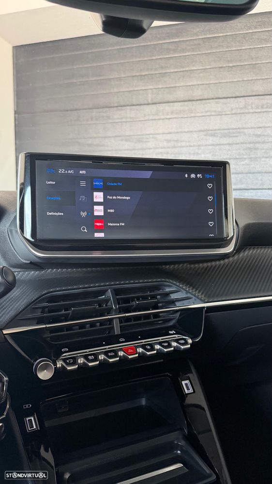 Peugeot 208 1.2 Hybrid Allure e-DCS6 - 10