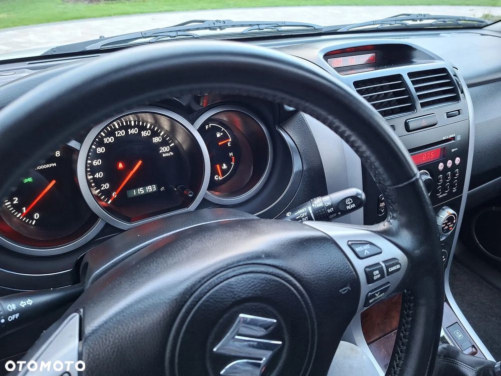 Suzuki Grand Vitara 2.0 De luxe - 20