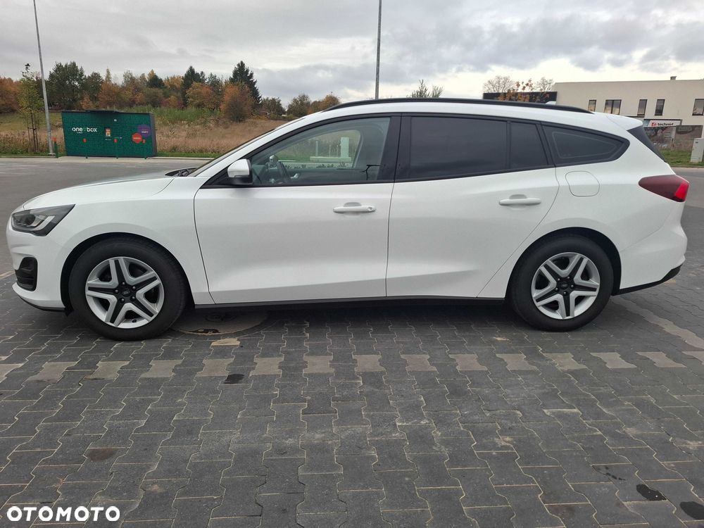 Ford Focus 2022 photo 2