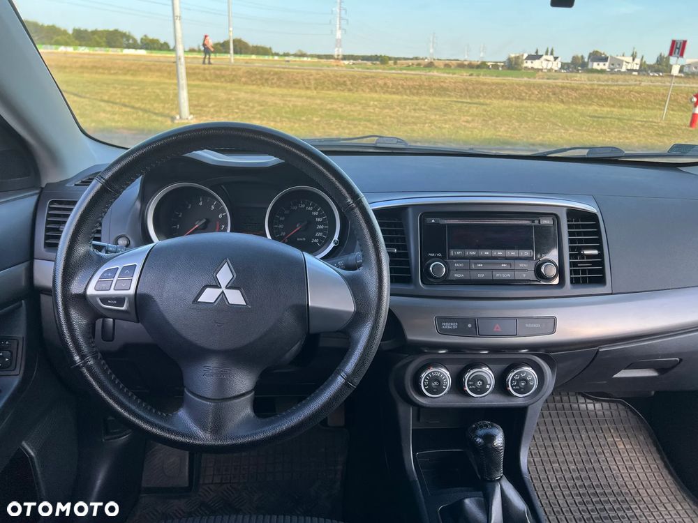 Mitsubishi Lancer 1.6 Invite - 19