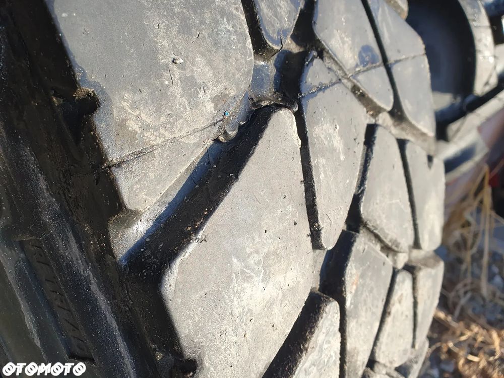 Opona budowlana ciężarowa 13R22.5 315/80R22.5 ładny stan używana - 2