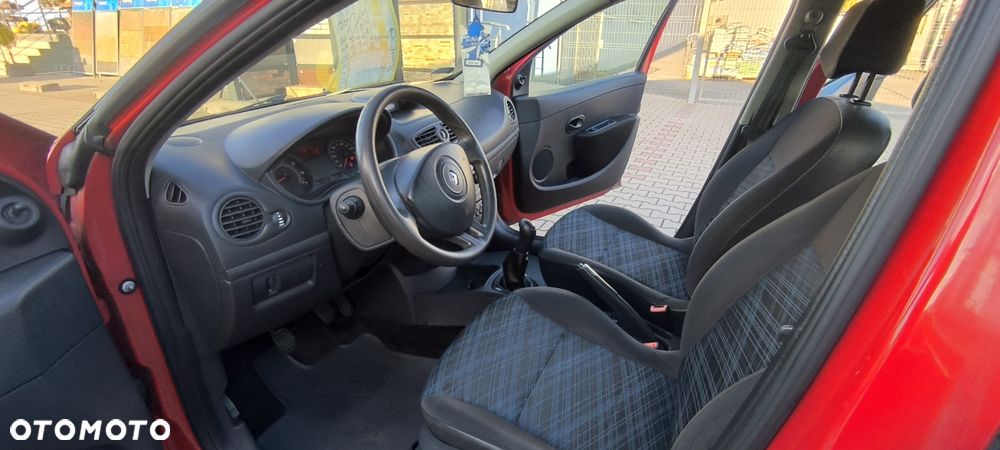 Renault Clio - 8