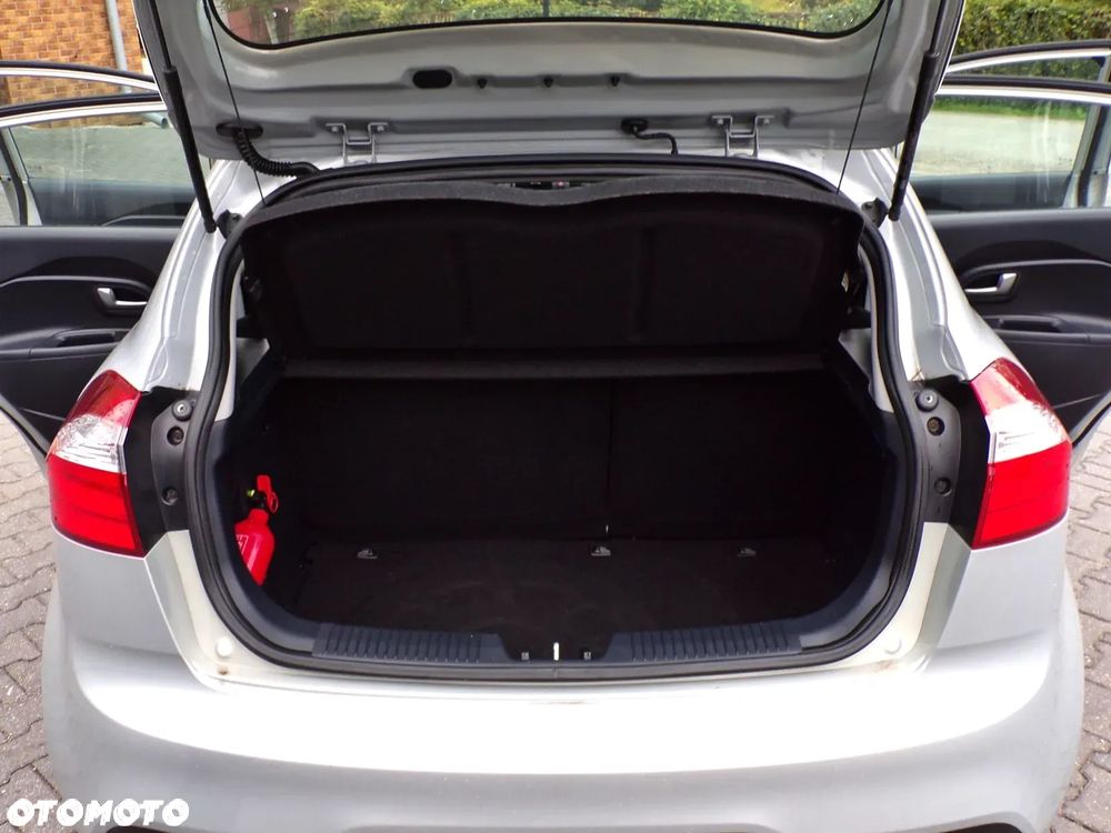 Kia Rio 1.1 CRDI Attract - 29