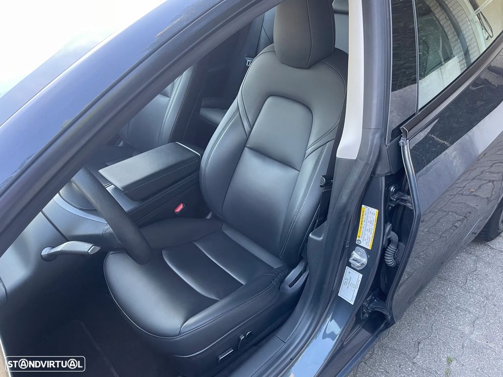 Tesla Model 3 RWD - 21
