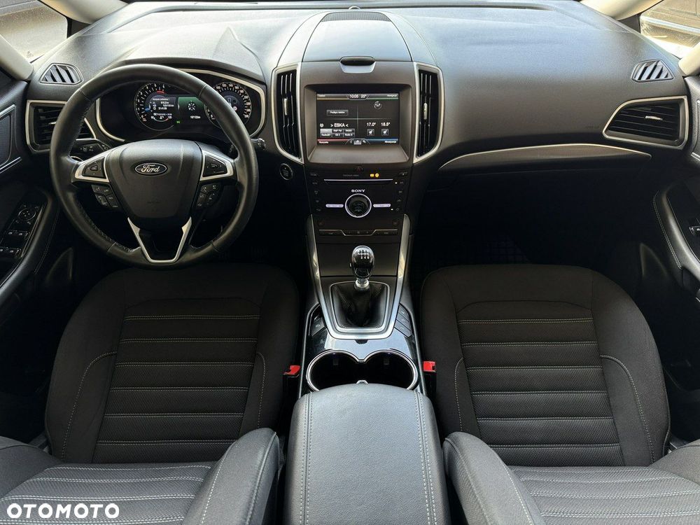 Ford Galaxy - 25