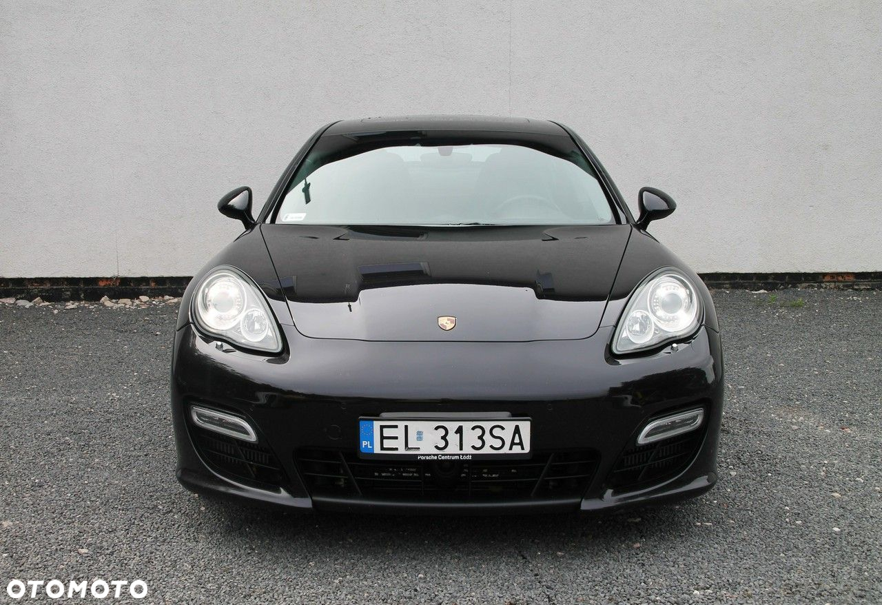 Porsche Panamera Turbo PDK - 3