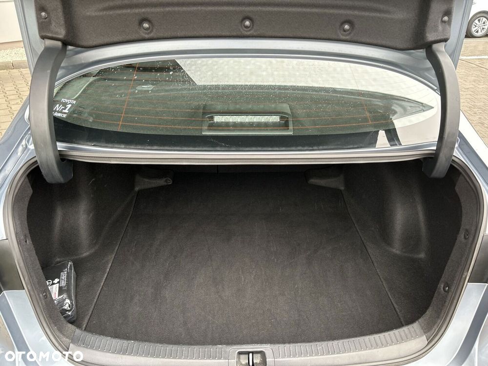 Toyota Corolla 1.8 Hybrid Comfort - 23