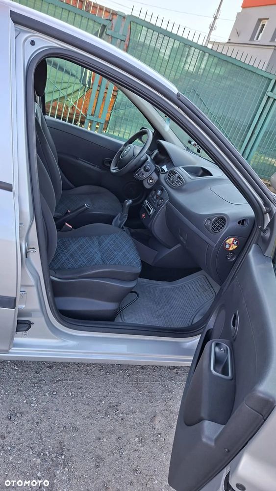 Renault Clio - 9
