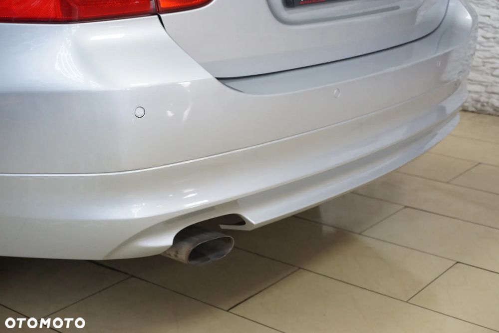 BMW Seria 3 318d - 16
