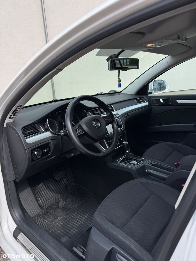 Skoda Superb 2.0 TDI Elegance DSG - 5