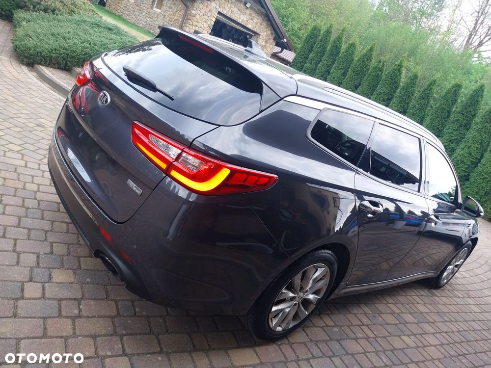 Kia Optima - 11