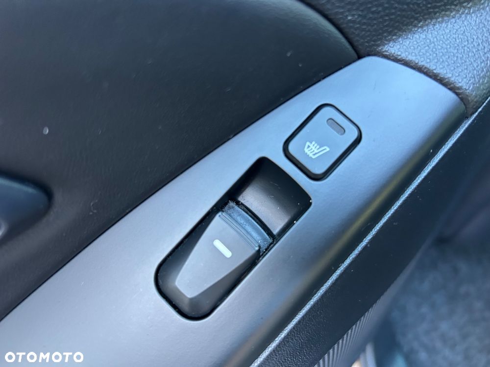 Hyundai ix35 1.6 2WD Fifa World Cup Edition - 29