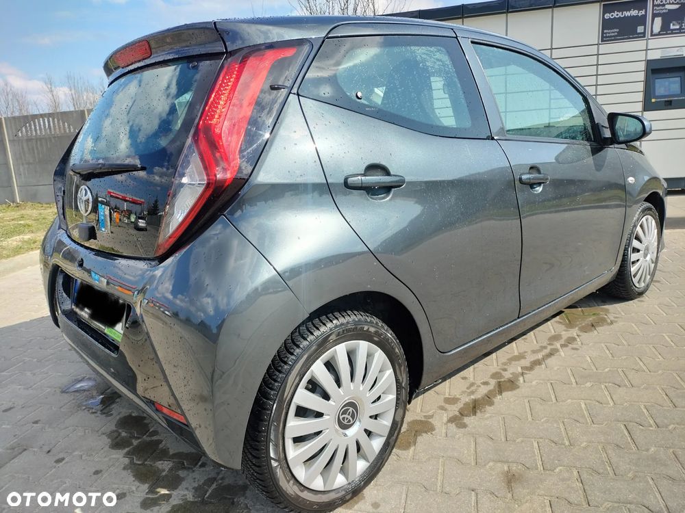 Toyota Aygo x - 11