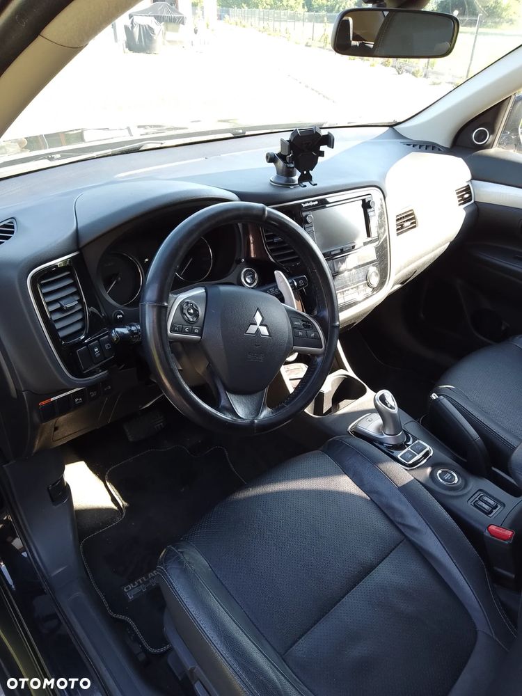 Mitsubishi Outlander - 14