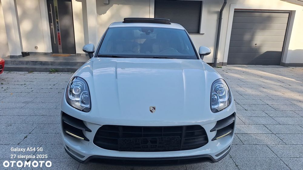 Porsche Macan Turbo - 10