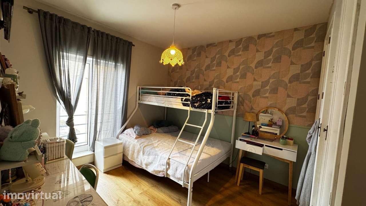 Apartamento T1 com Garagem e Arrumo – Muito Próximo do Centro de Íl - Grande imagem: 5/24