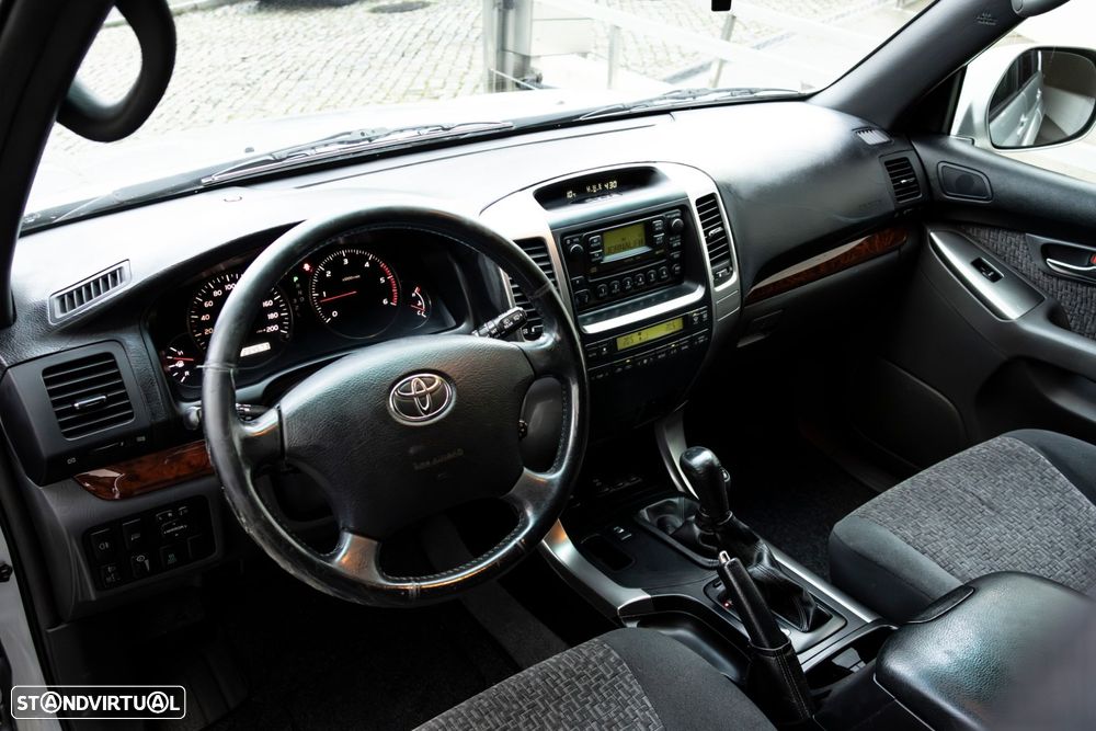 Toyota Land Cruiser 3.0 D-4D Pack A. - 26