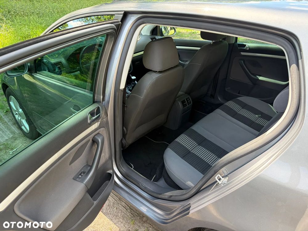 Volkswagen Golf 1.6 United - 25