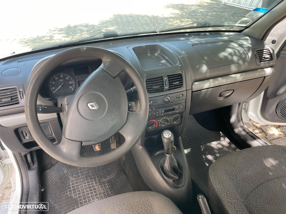 Renault Clio - 18