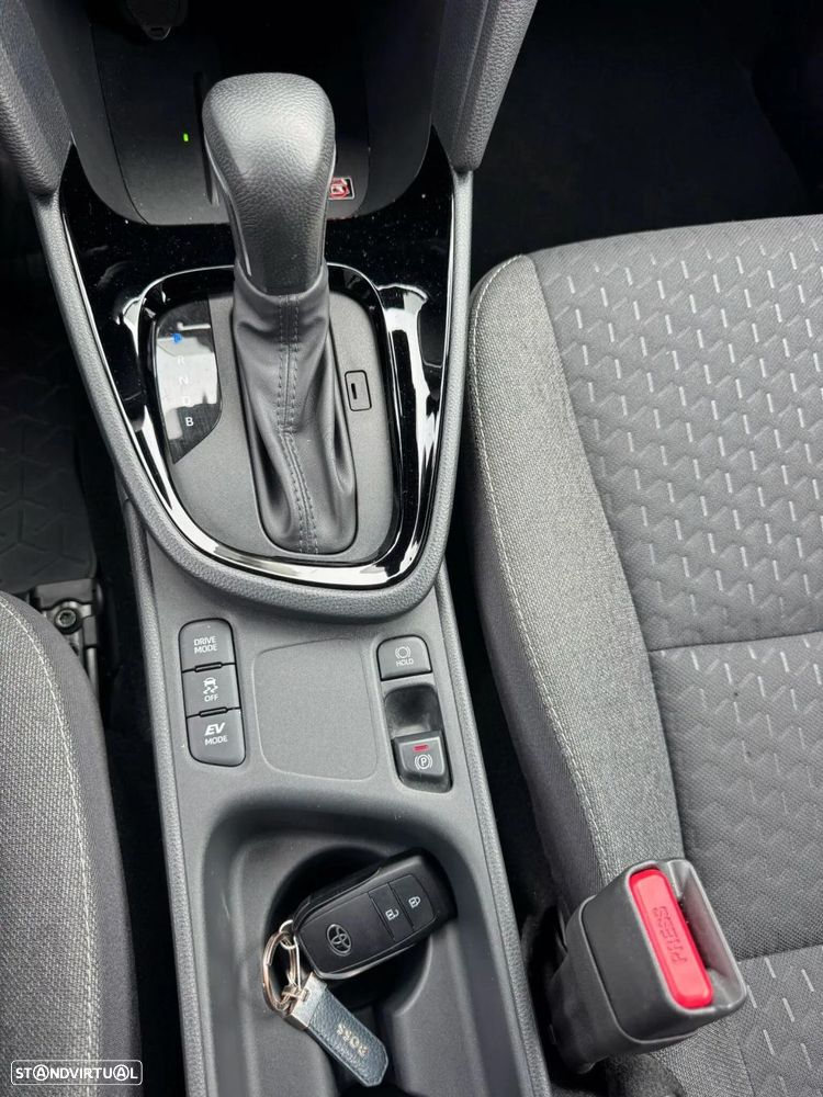 Toyota Yaris Cross 1.5 HDF Comfort Plus AWD - 36