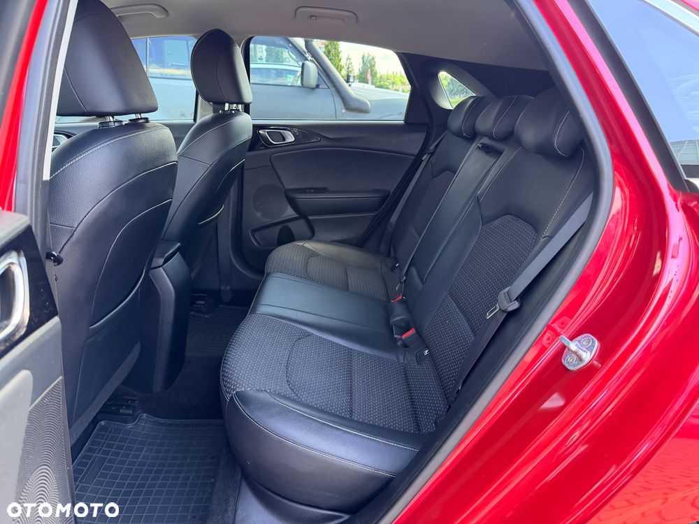 Kia Ceed 1.4 T-GDI L Business Line - 12