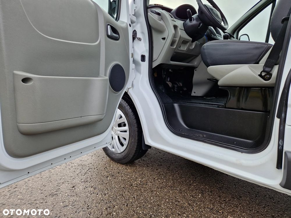 Renault Trafic Passenger Expression - 14