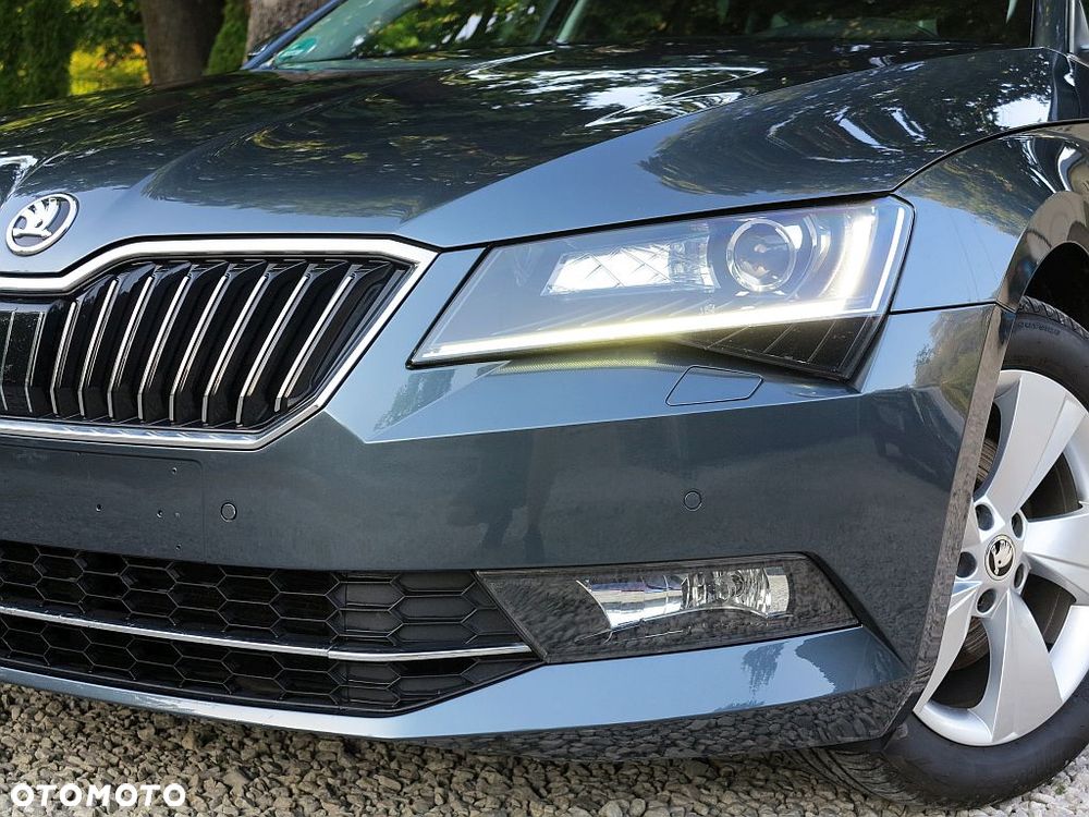 Skoda Superb 2.0 TDI DSG Ambition - 25