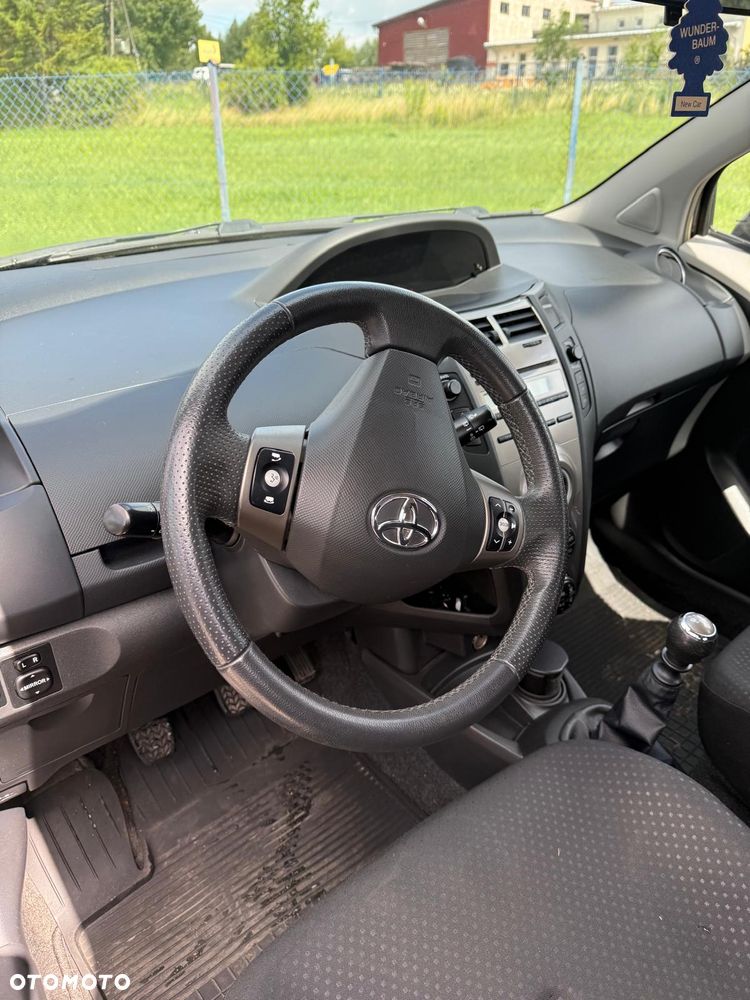 Toyota Yaris 1.33 Business Edition - 2