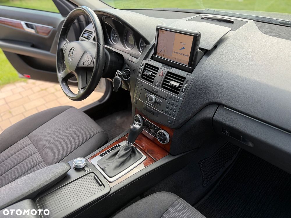 Mercedes-Benz Klasa C 180 Kompressor Automatik Avantgarde - 38