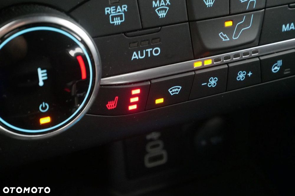 Ford Kuga - 27