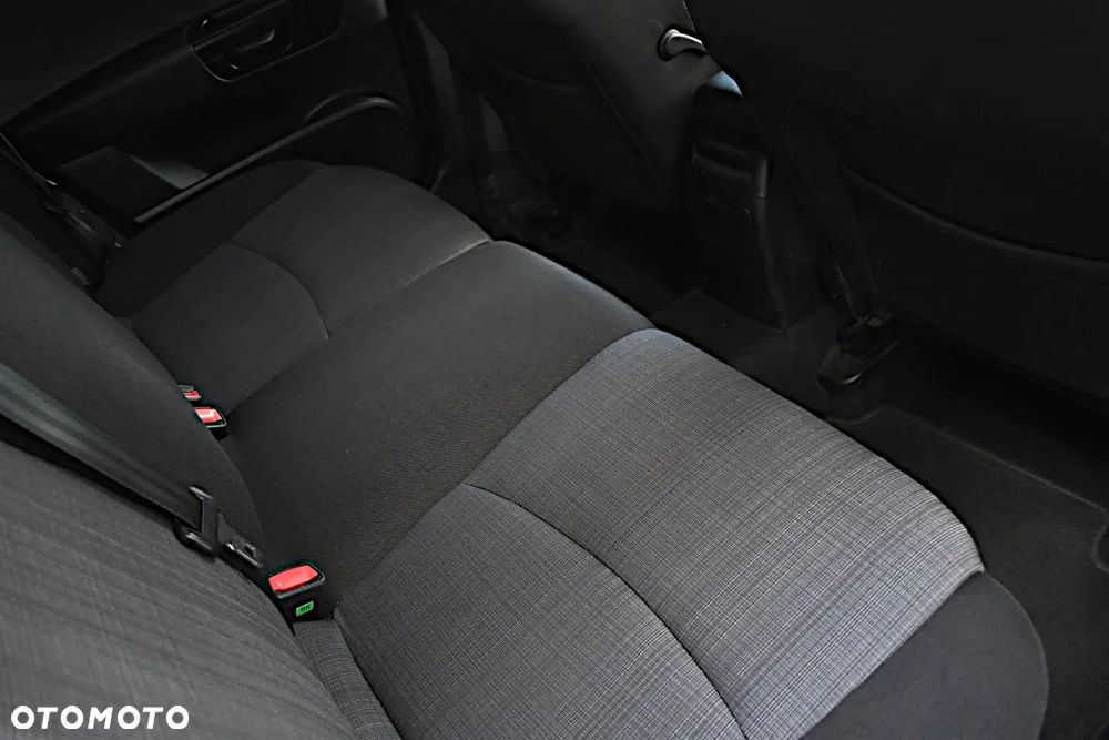 Kia Ceed - 32