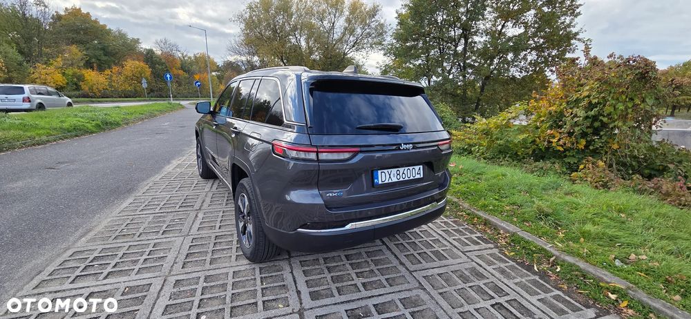 Jeep Grand Cherokee - 12