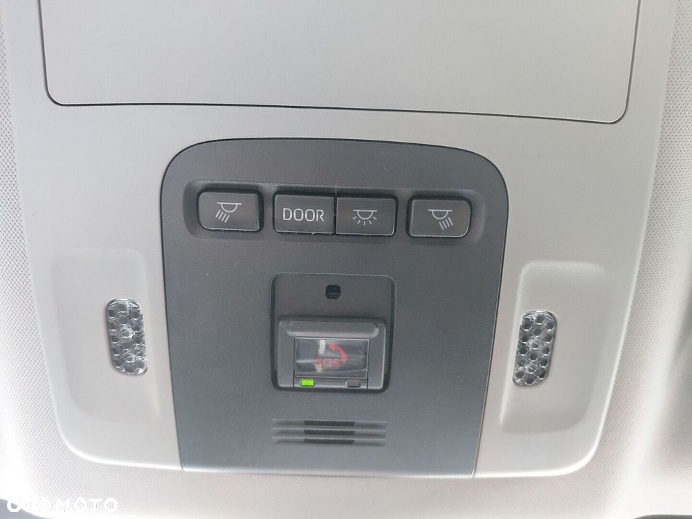 Toyota Camry 2.5 Hybrid Comfort CVT - 28