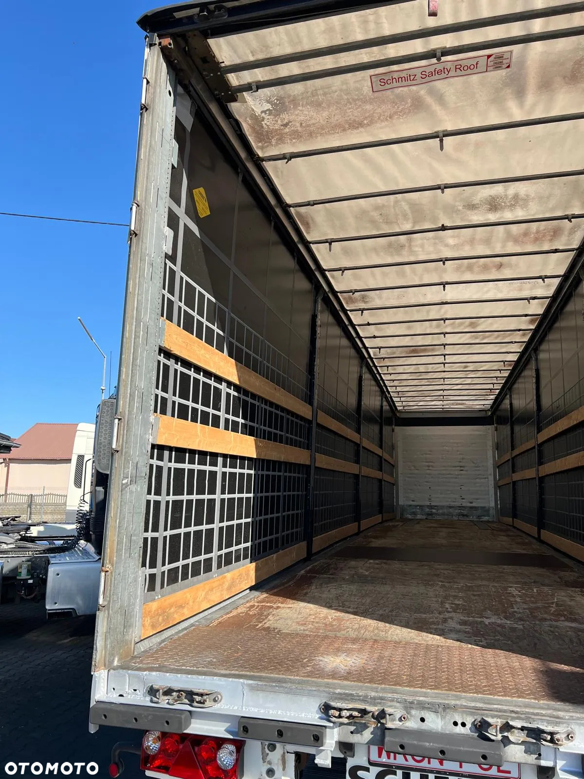 Schmitz Cargobull 2015 firanka wzmacniana plandeka winda bogato wyposażona wron-pol - 31
