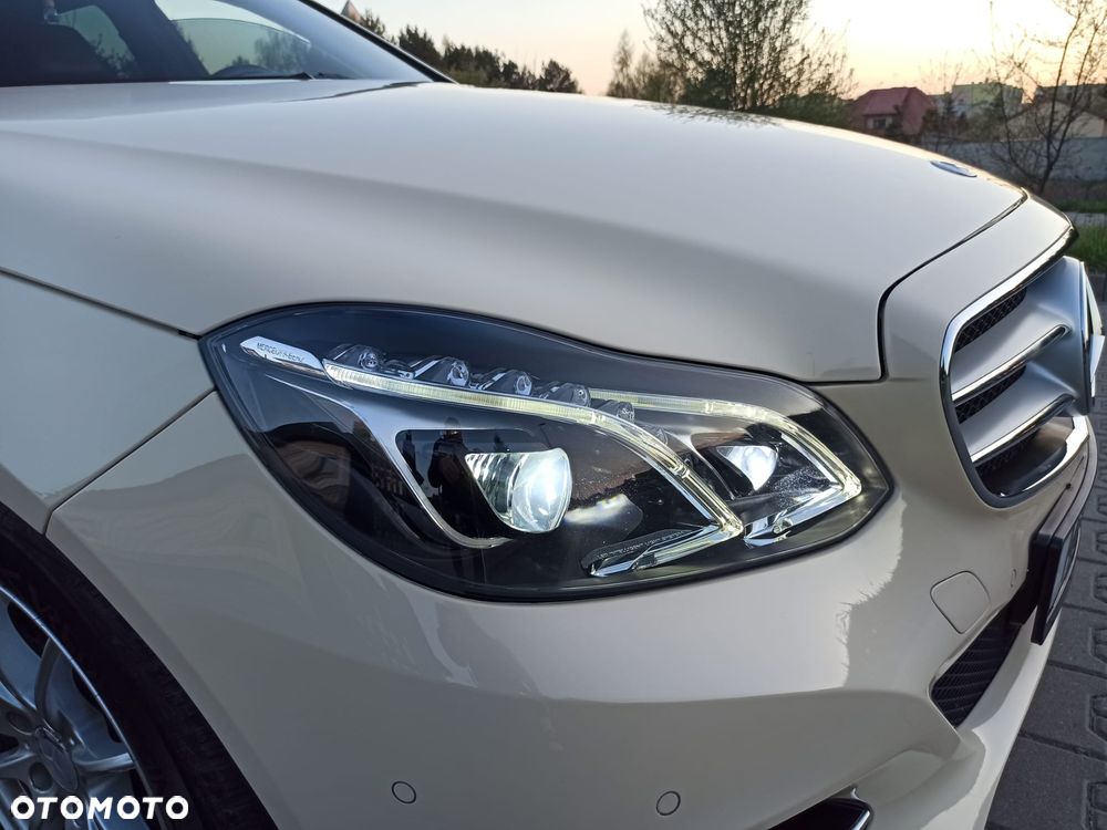 Mercedes-Benz Klasa E 220 BlueTEC 4Matic 7G-TRONIC - 19