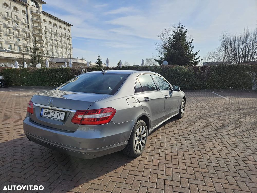 Mercedes-Benz E 200 CGI BlueEFFICIENCY 7G-TRONIC Avantgarde - 2
