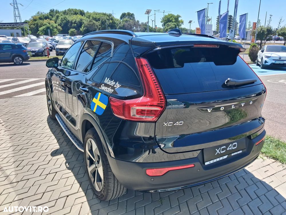 Volvo XC 40 B3 AT FWD MHEV Plus Dark - 10