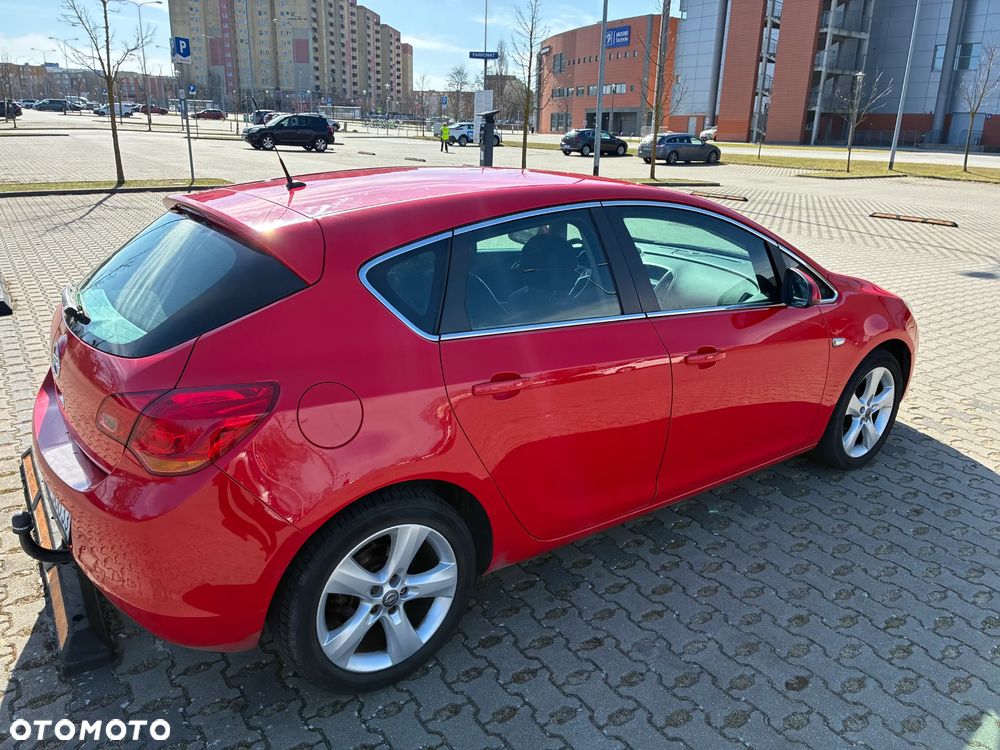 Opel Astra 1.6 - 18