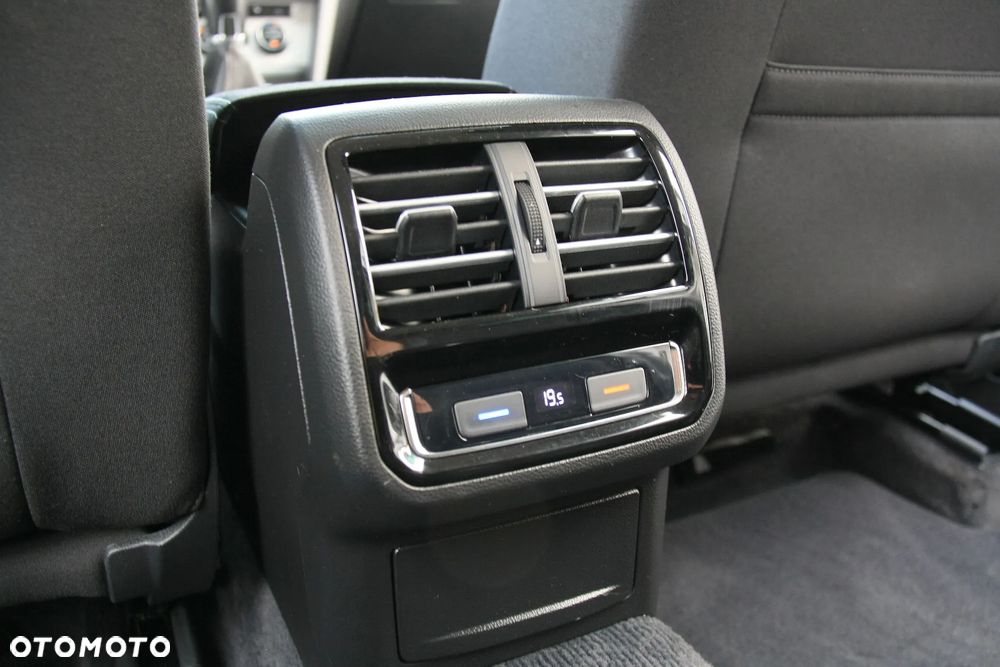 Volkswagen Passat 2.0 TDI BMT Comfortline - 34